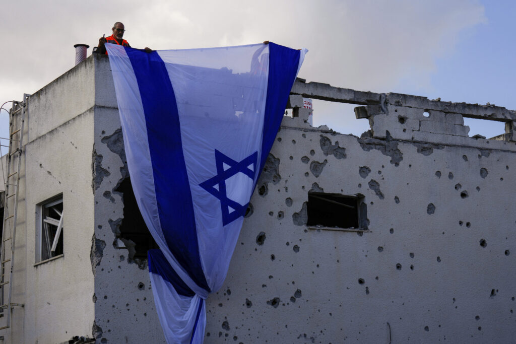 1 dead, 5 wounded in Israeli drive-by shooting